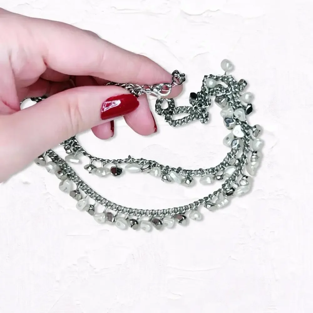 6073gc. Silvertone Faux Pearl Necklace